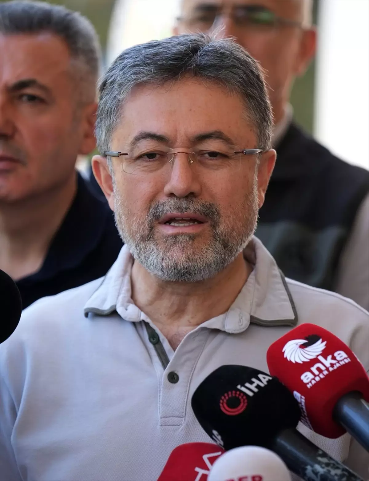 bakan-yumakli-izmirde-orman-yanginlarina-ait-aciklama-yapti-aciklamasi-8kDDmaR6.jpg