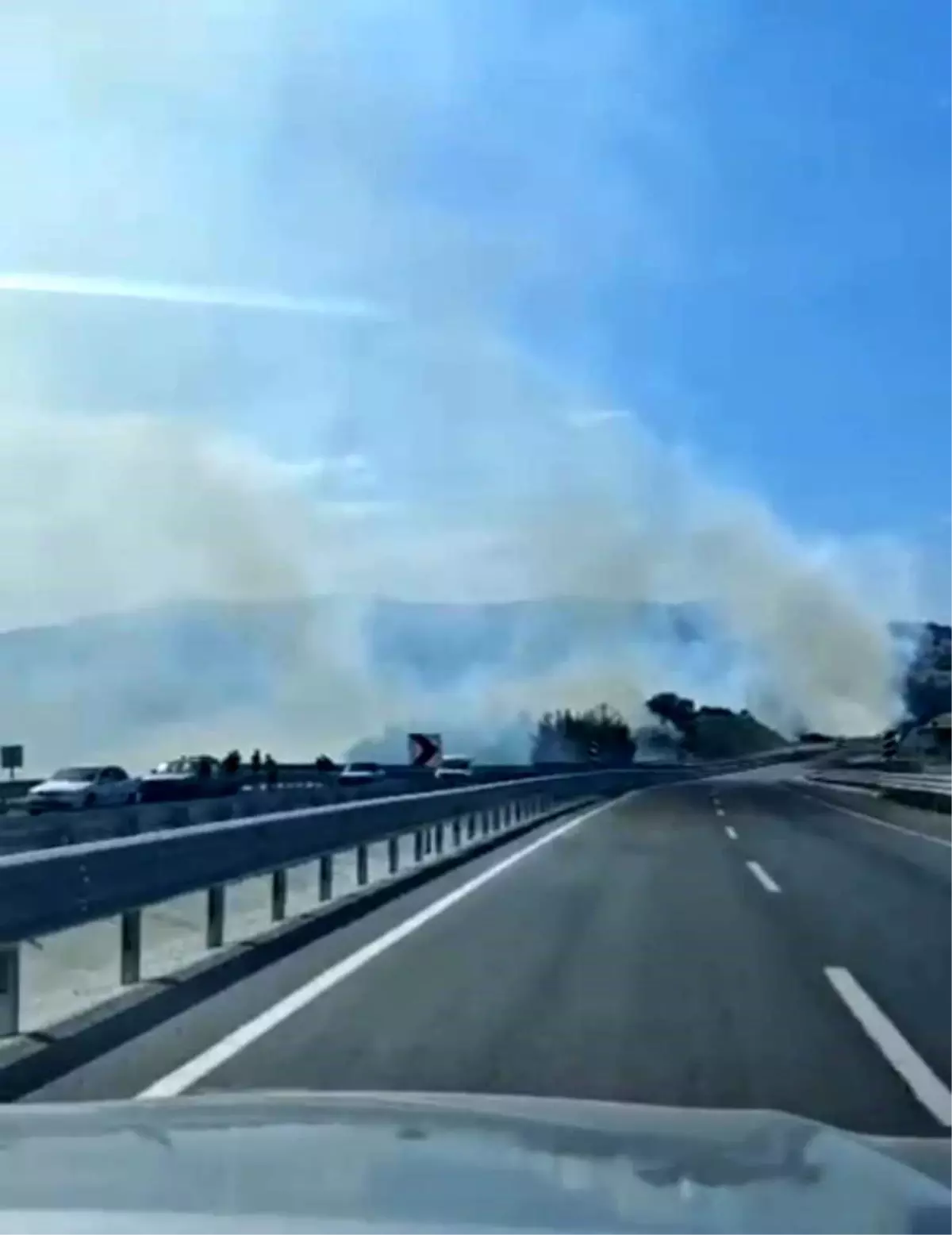 balikesir-dursunbeyde-orman-yangini-denetim-altina-alindi-DzDCkSI6.jpg