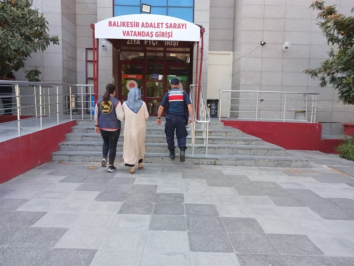 balikesirde-feto-firarisi-jandarma-tarafindan-yakalandi-b49iLvWT.jpg