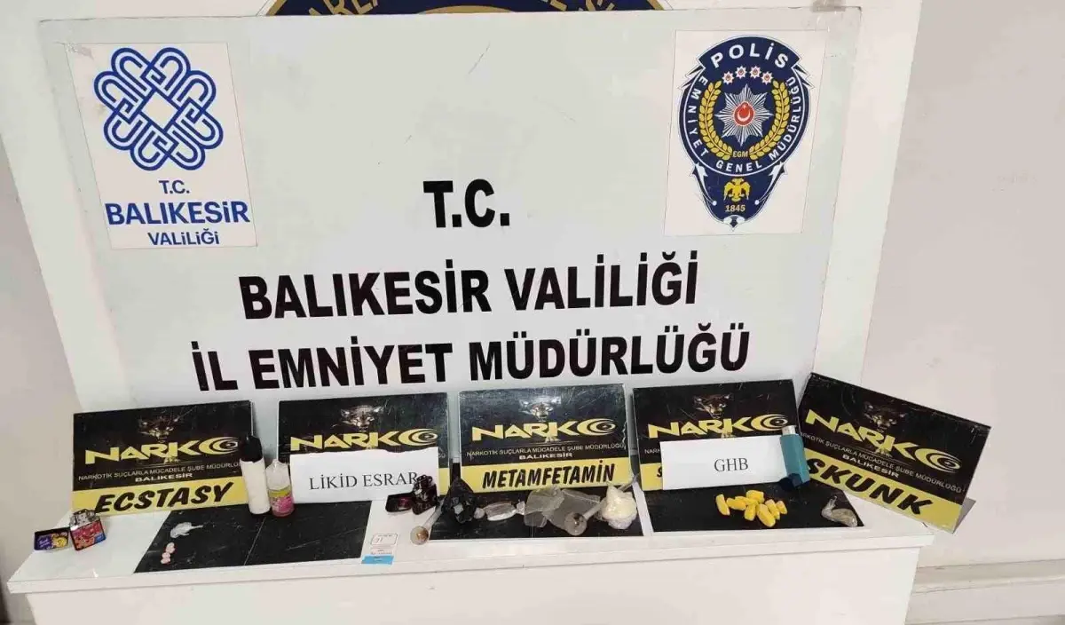 balikesirde-narkotik-operasyonu-90-gram-esrar-ve-4-ecstasy-hap-ele-gecirildi-MlVYYuy3.jpg