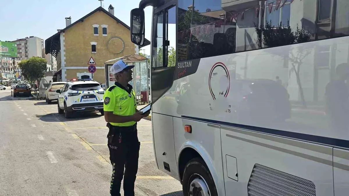 bandirmada-trafik-kontrolleri-artirildi-JblMfPOO.jpg