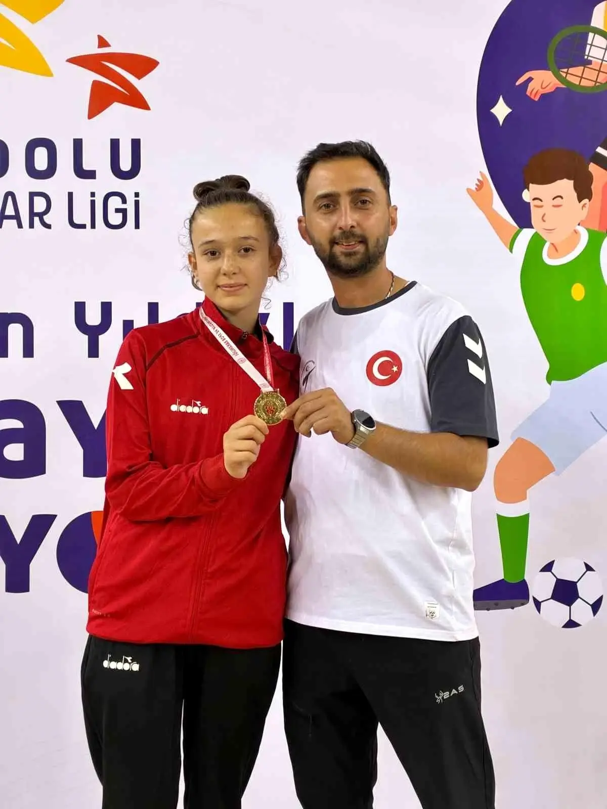 bilecikli-atletler-taekwondo-yari-finallerinde-muvaffakiyet-elde-etti-QYmb3ITv.jpg