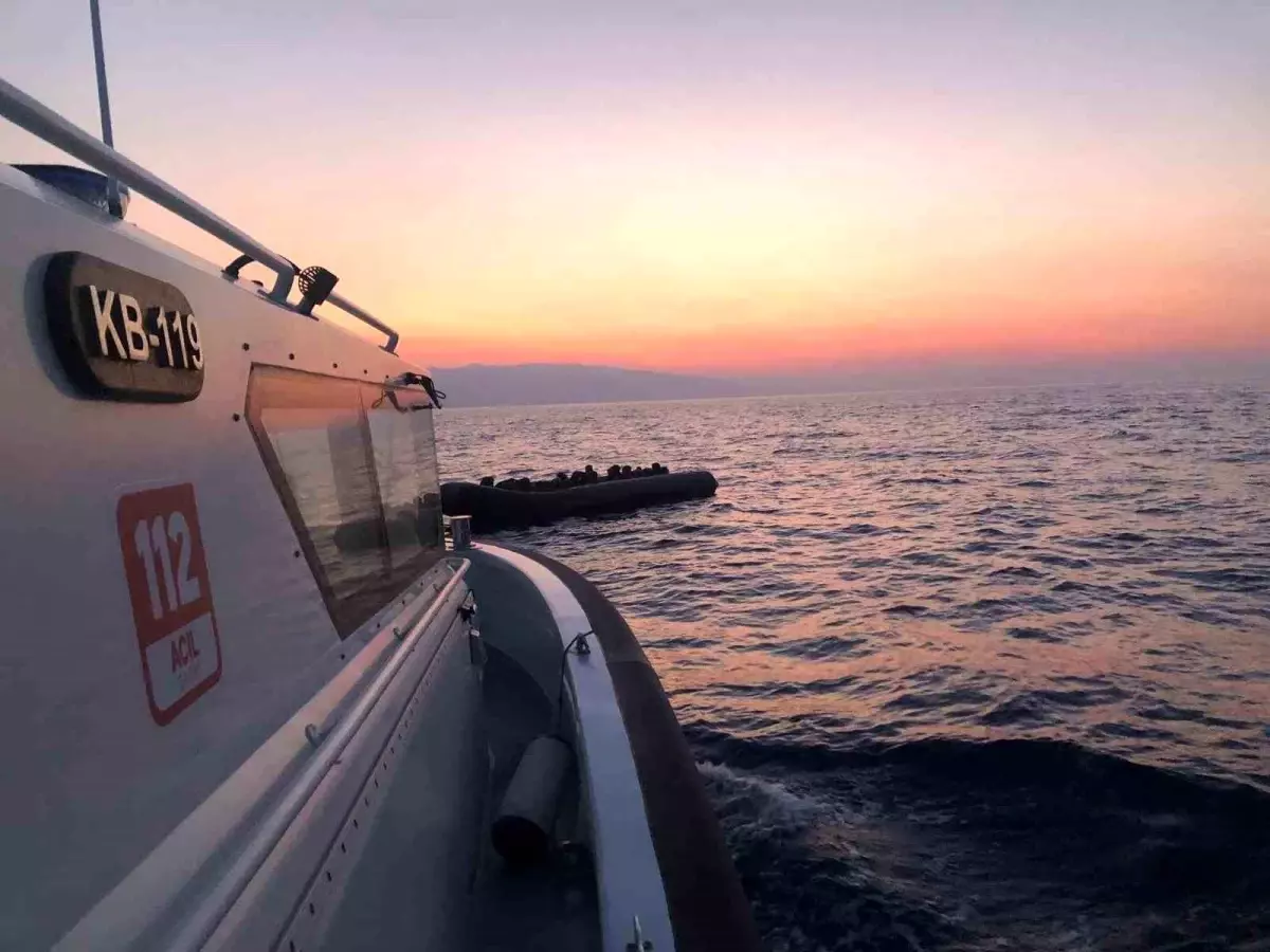 canakkale-aciklarinda-34-kacak-gocmen-yakalandi-j2x1vl2D.jpg