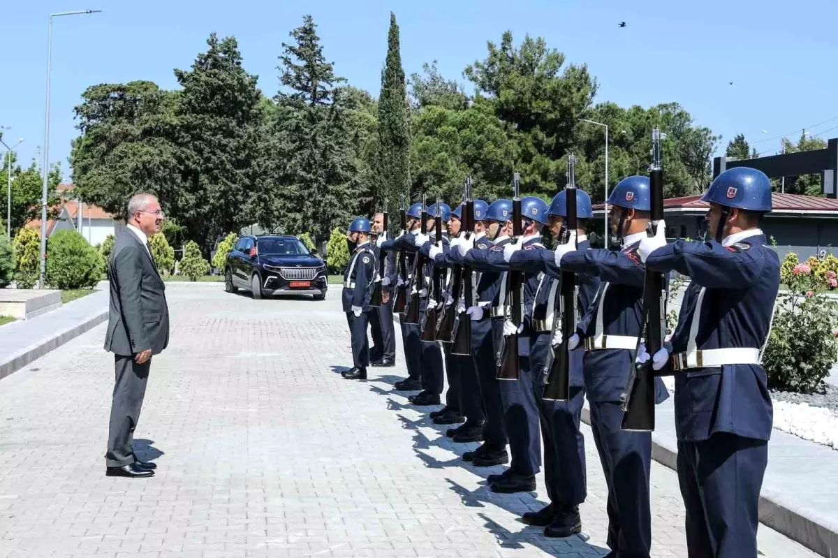canakkale-valisi-jandarma-teskilatinin-kurulus-yildonumunu-kutladi-YFDi2dGK.jpg
