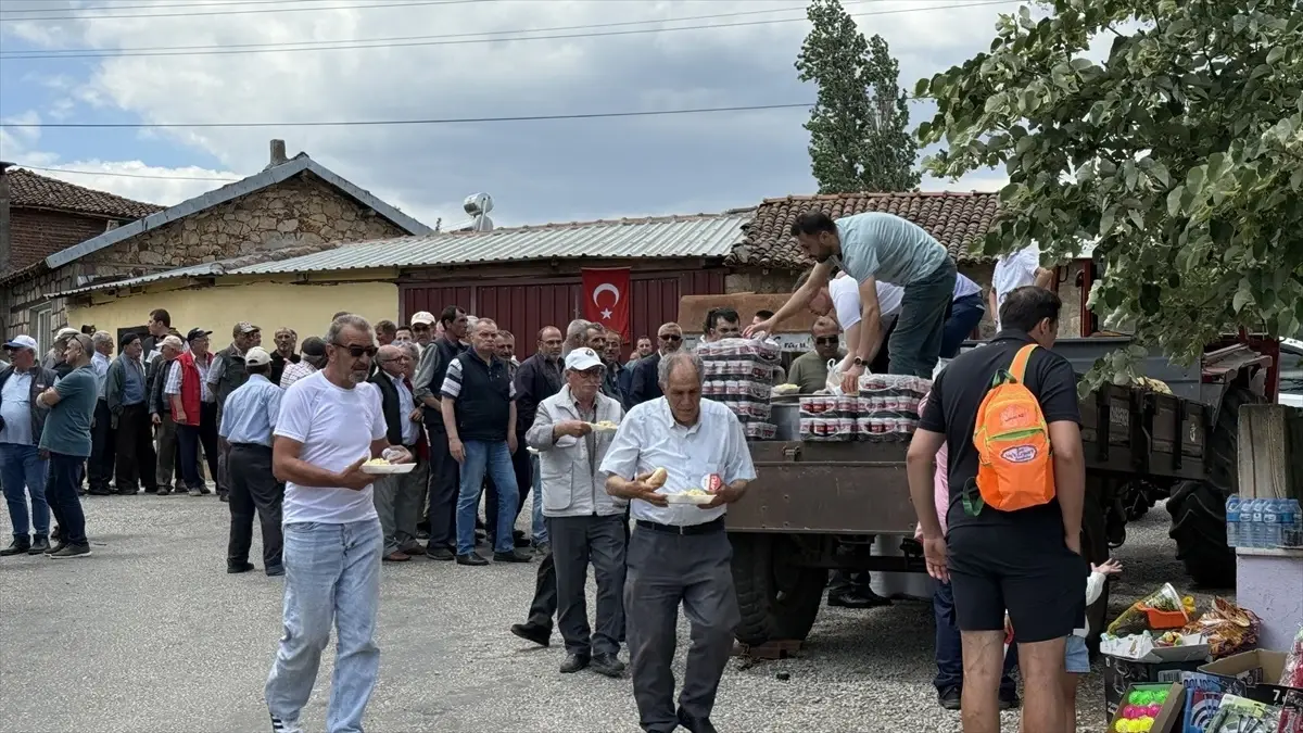 canakkalede-klasik-hayir-yemegi-agir-ilgi-gordu-BZY7HE2G.jpg
