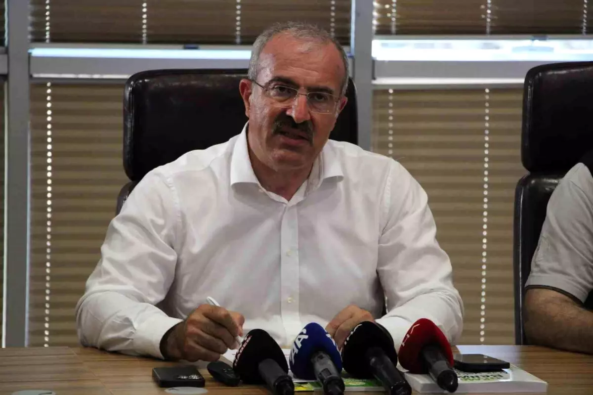 canakkalede-tarim-yerinde-baslayan-yangin-ormana-sicradi-a4HrpbOP.jpg