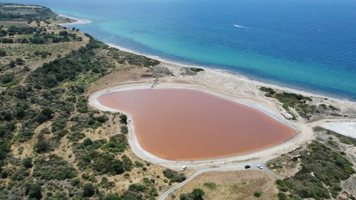 canakkalenin-kalpli-golu-dronla-goruntulendi-RSs4P4nf.jpg
