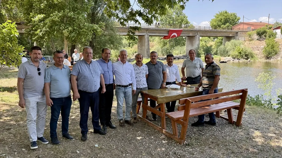 canda-klasik-koy-hayri-duzenlendi-TRt9gLZB.jpg