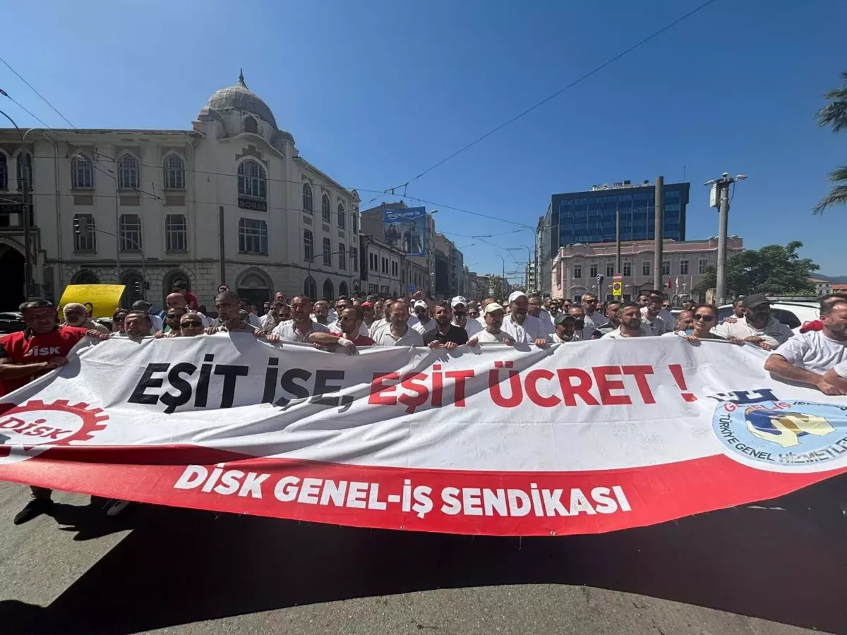 izmirde-calisanlar-grevin-5inci-gununde-U8ubCwkd.jpg