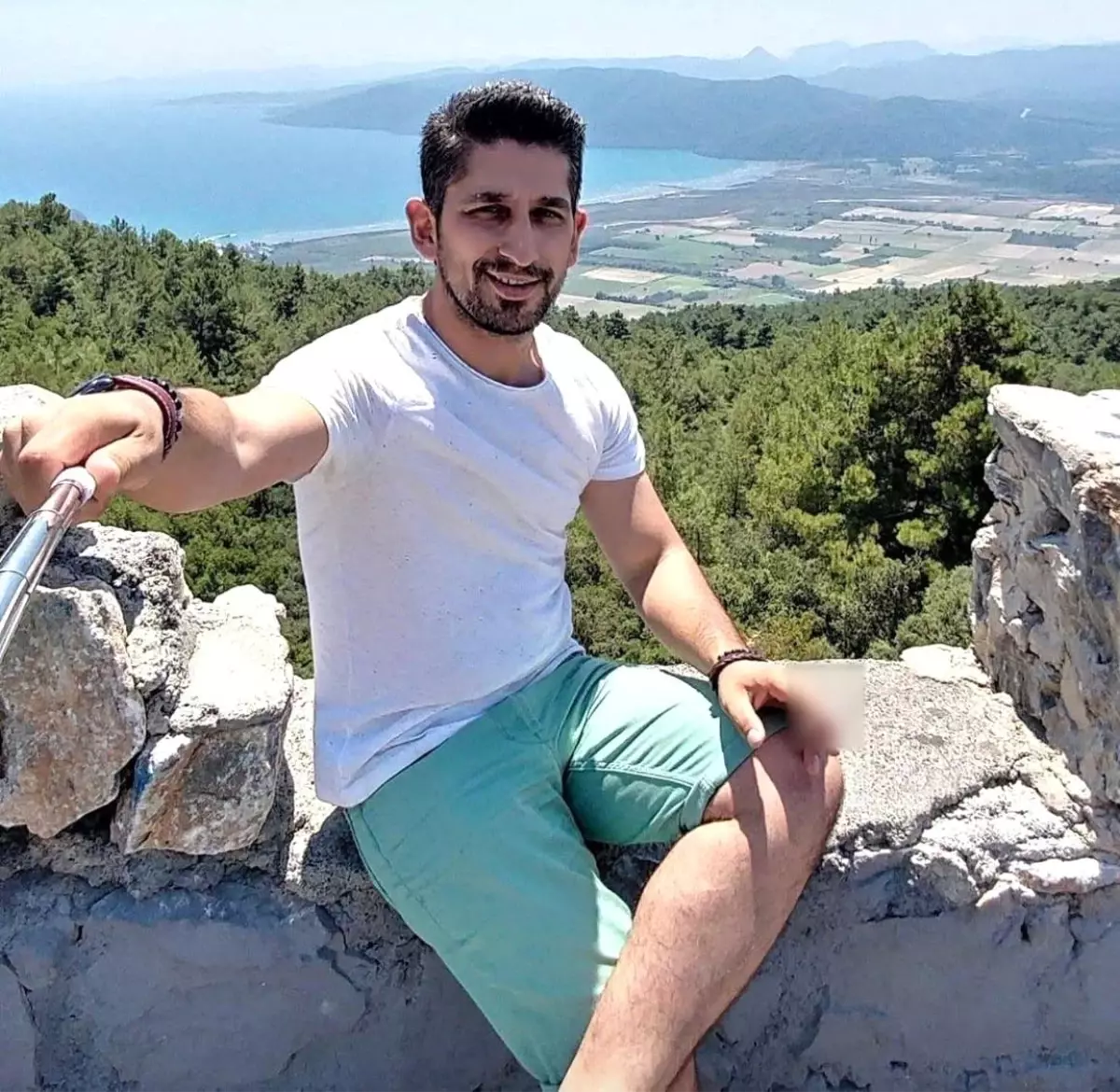 izmirde-kamyonet-ile-motosikletlerin-carpismasi-1-meyyit-zwJDQzIb.jpg
