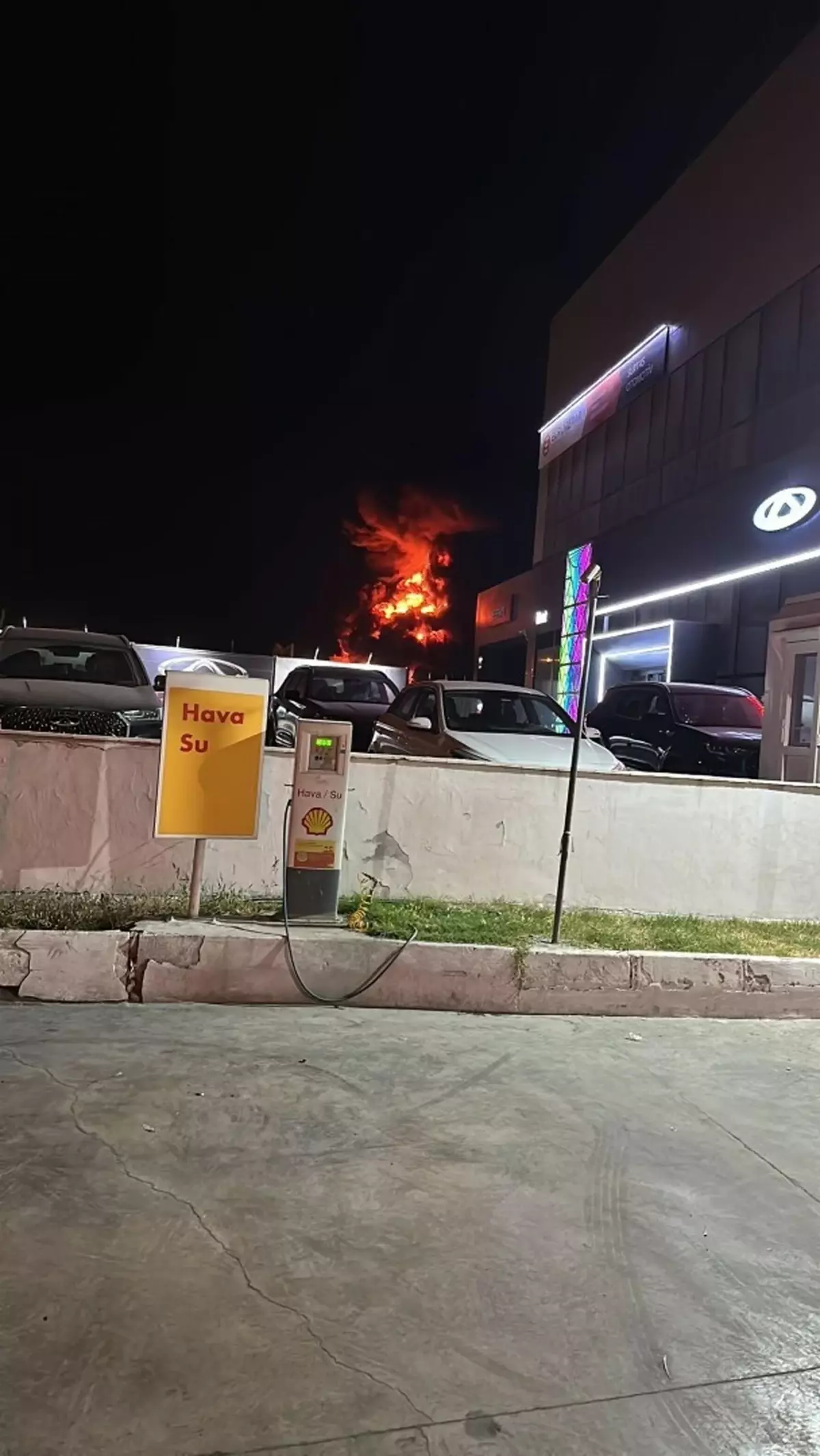 izmirde-pimapen-deposunda-yangin-cikti-HC3DDUre.jpg