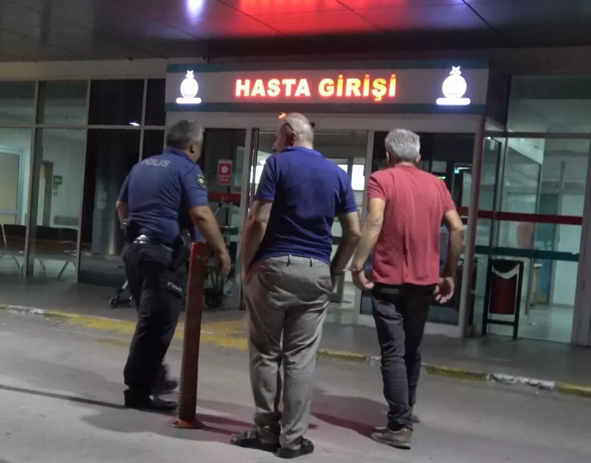 izmirde-ruhsatsiz-silah-operasyonu-3-gozalti-n87R5Fe6.jpg