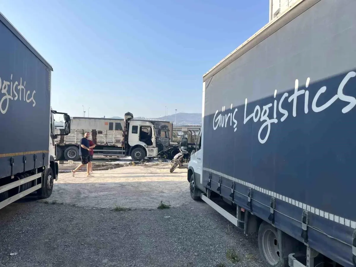 izmirde-tarihi-elektrik-fabrikasinda-yangin-cikti-tT2bDTPU.jpg