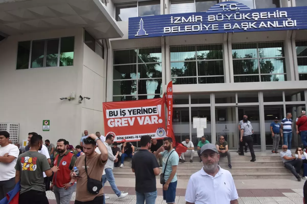 izmirde-toplu-is-mukaveleleri-icin-direnis-devam-ediyor-j98IlYid.jpg