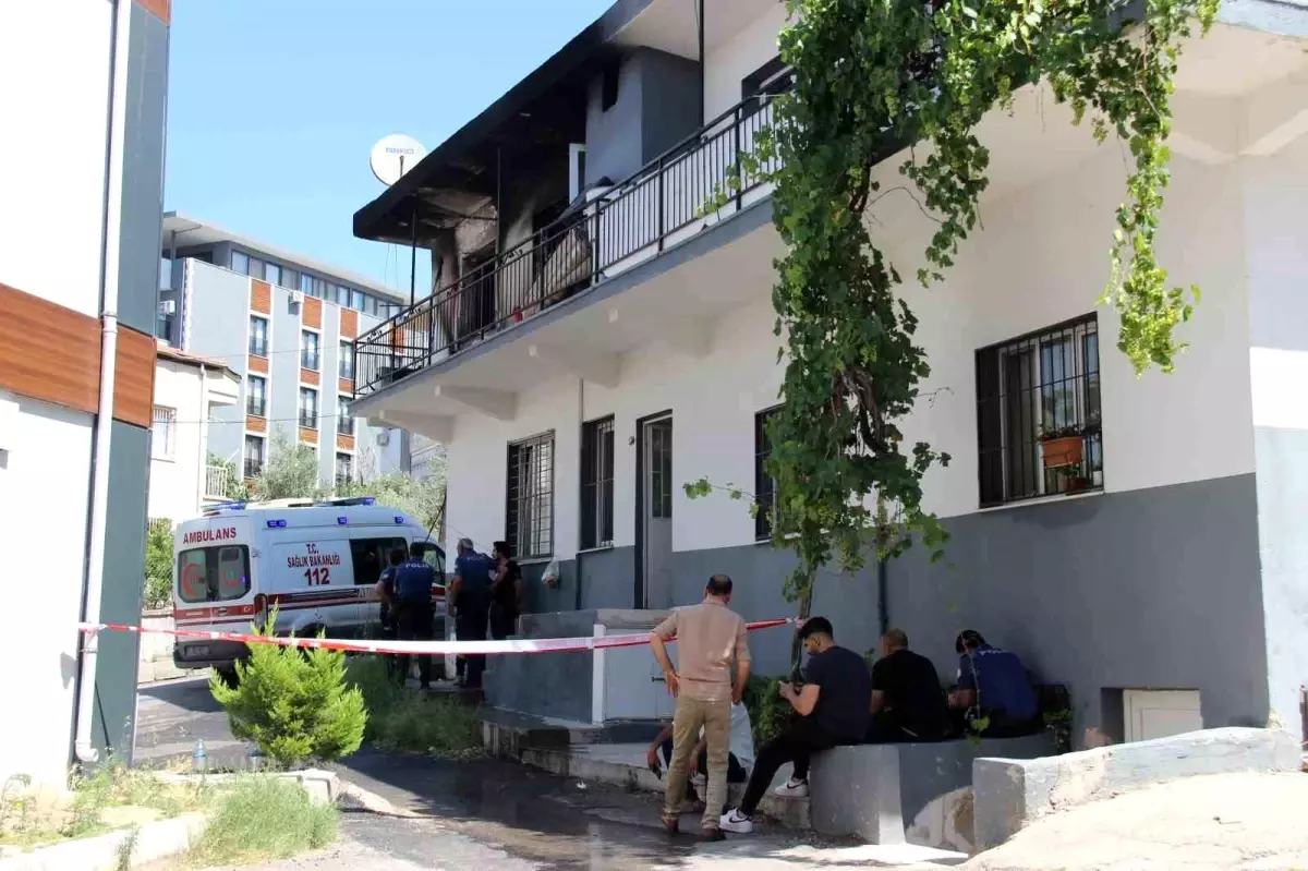 konutta-yangin-astim-hastasi-yasli-bayan-hayatini-kaybetti-s5su572i.jpg