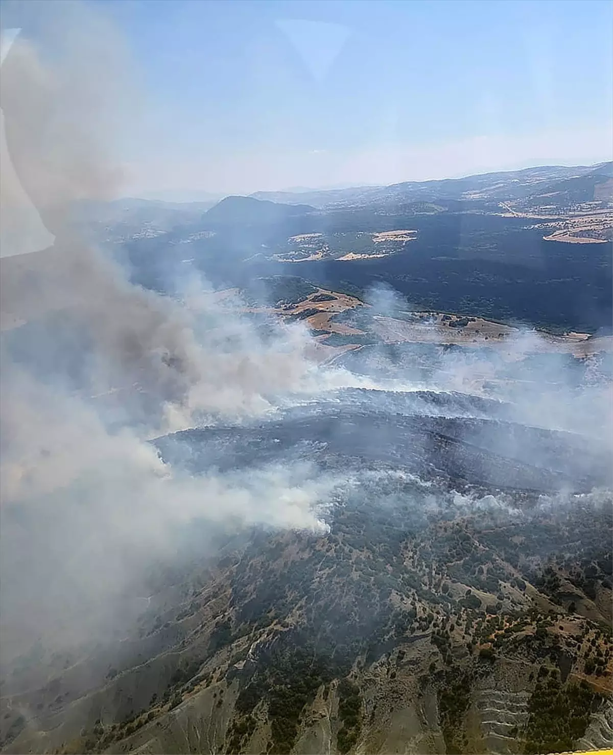 manisanin-kula-ilcesinde-orman-yangini-gruplar-havadan-ve-karadan-mudahale-ediyor-q5wxuNnM.jpg