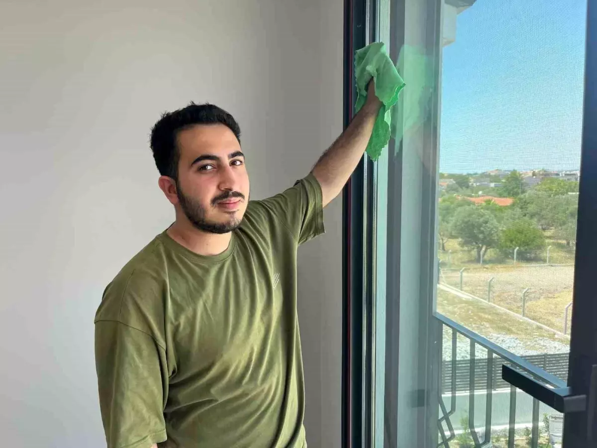 universite-siralarindan-mesken-pakligina-ogrenci-isleri-temizlik-DbMHleSY.jpg