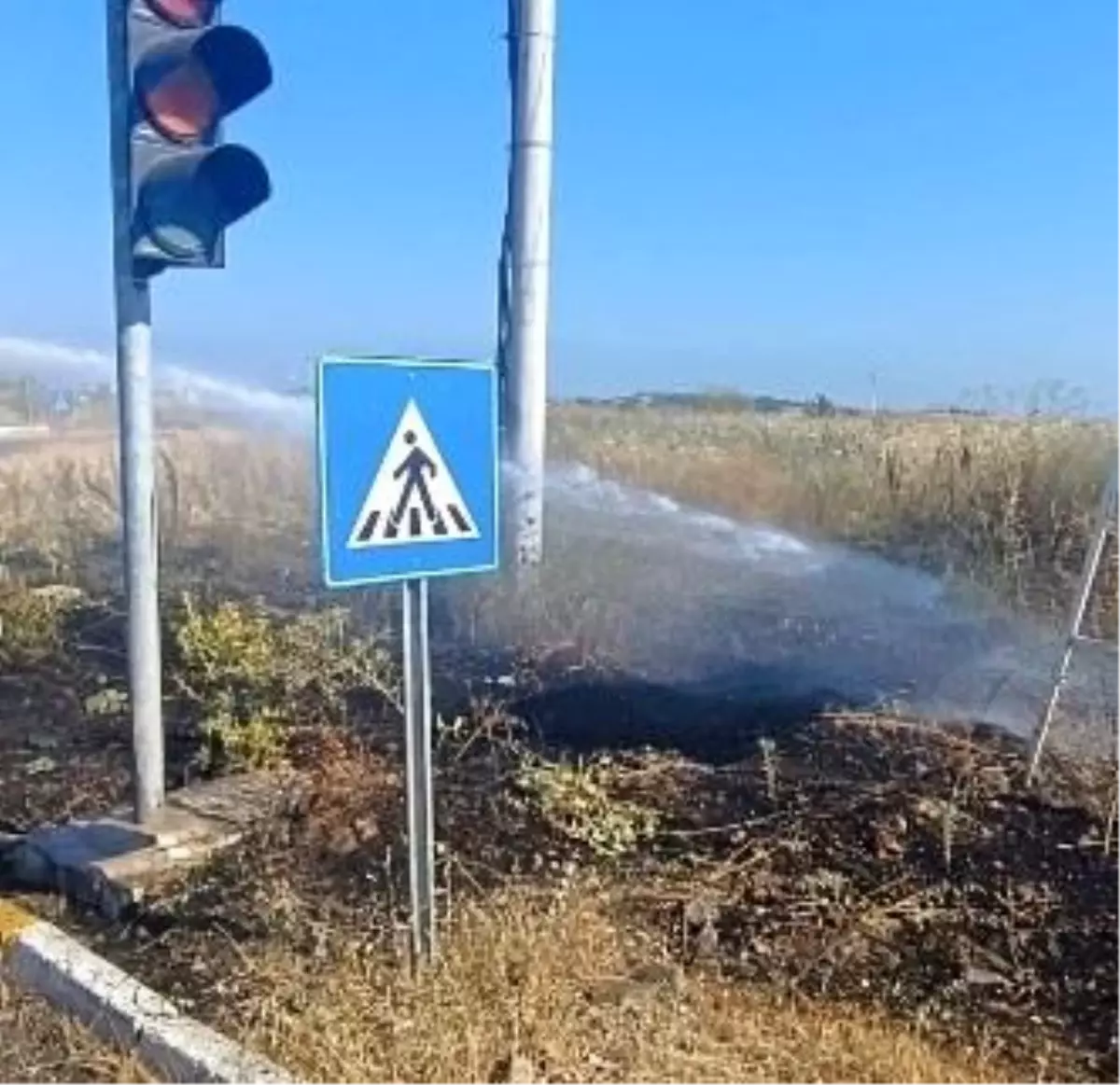 balikesirde-hastane-kavsaginda-ot-yangini-denetim-altina-alindi-IYInMadf.jpg
