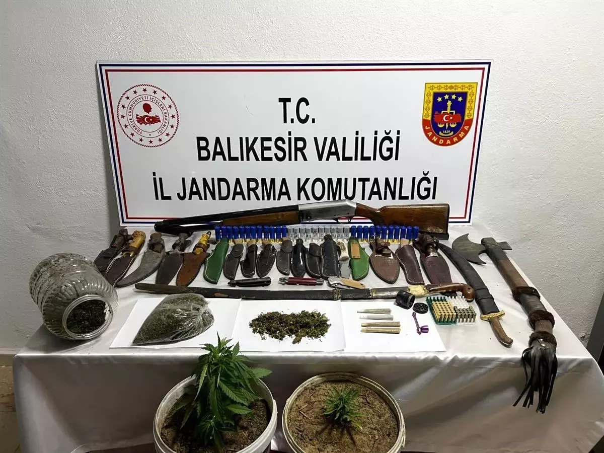 balikesirde-uyusturucu-operasyonlari-17-kuskulu-yakalandi-41wRyITj.jpg