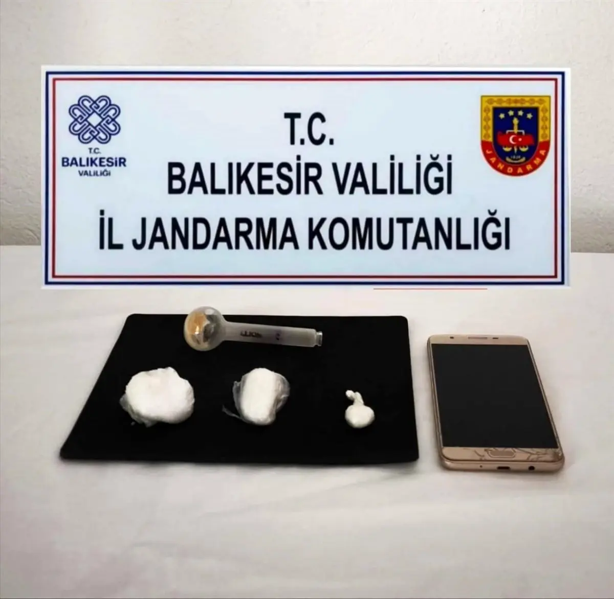 balikesirde-uyusturucu-operasyonu-18-kuskulu-yakalandi-XESkWYBD.jpg