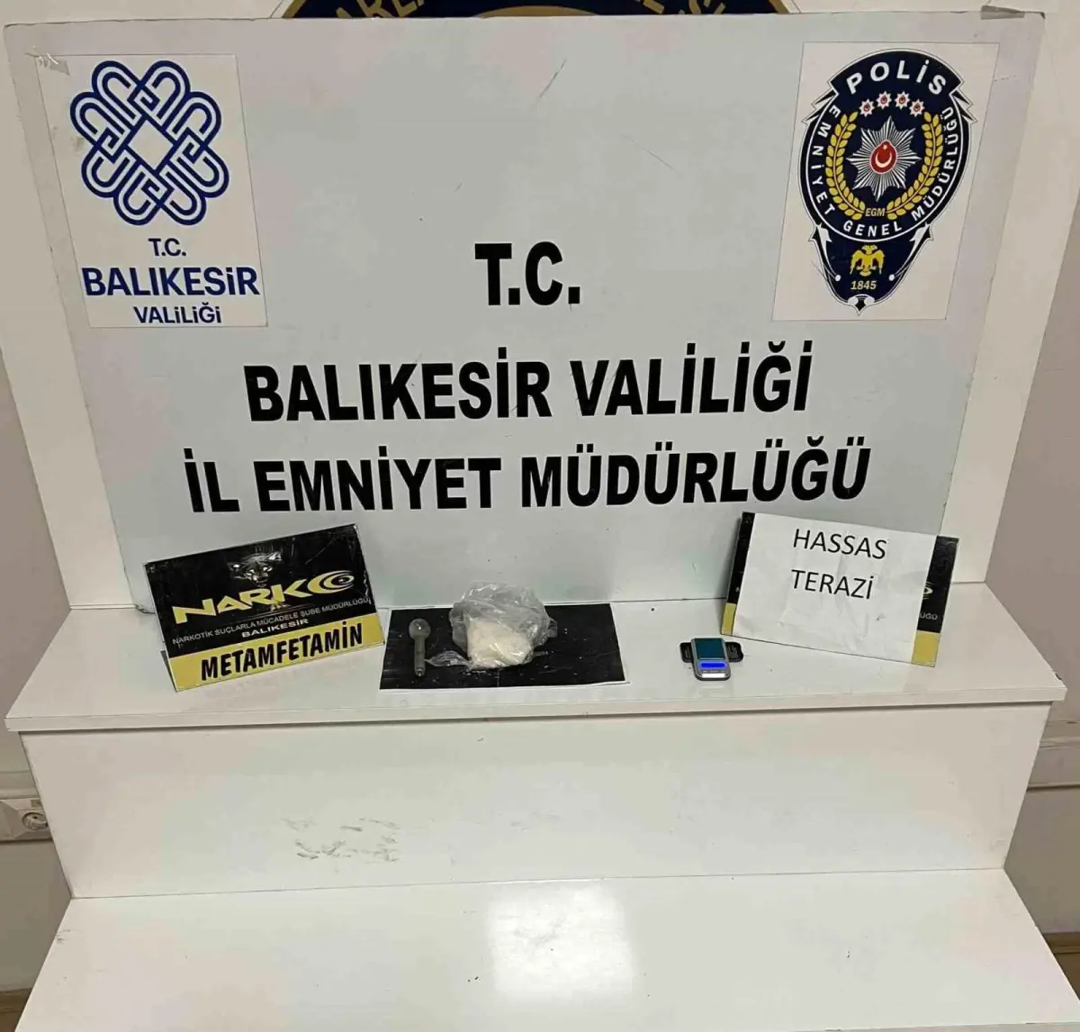 balikesirde-uyusturucu-operasyonu-3-kisi-tutuklandi-yDJOldYR.jpg
