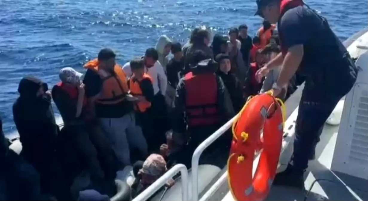 canakkale-aciklarinda-39-kacak-gocmen-kurtarildi-y8VlSmD8.jpg