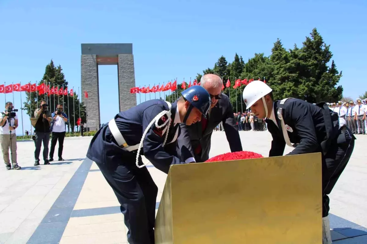 canakkalede-15-temmuz-sehitleri-sehitler-abidesinde-anildi-Q6JBaftK.jpg