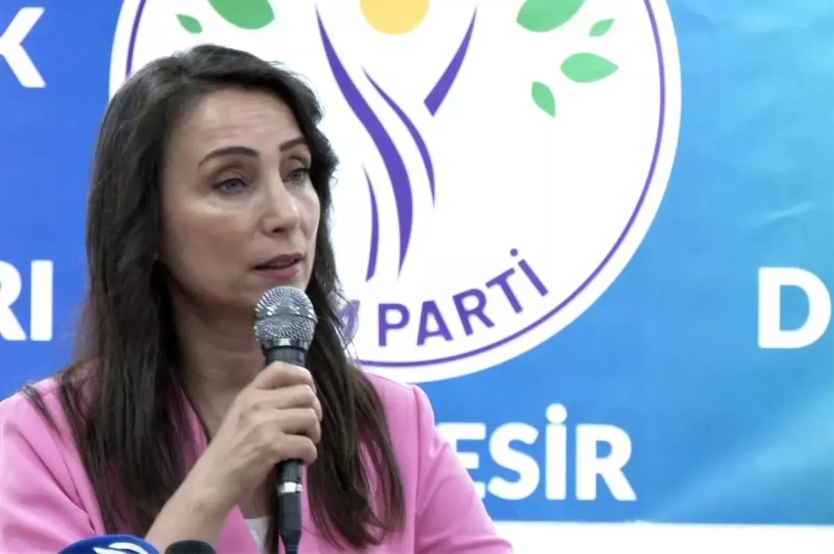 dem-parti-es-genel-lideri-hatimogullarindan-demokrasi-ve-baris-daveti-qGiR41C9.jpg