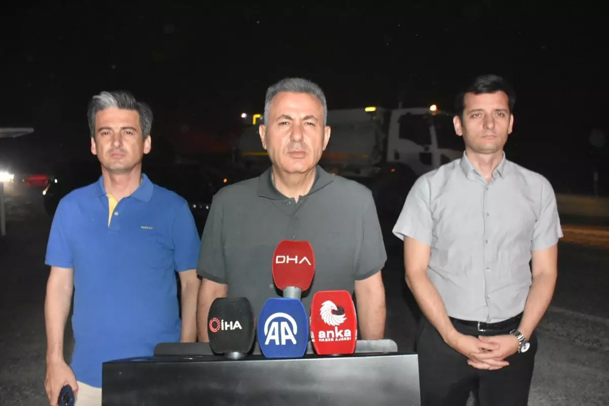 izmirde-yangin-sebebiyle-3-mahalle-tahliye-edildi-bNXOwZFe.jpg