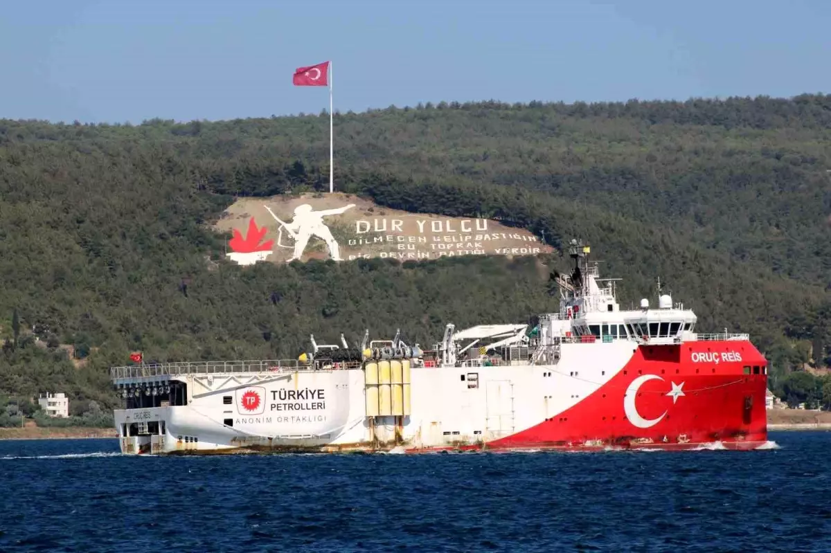 oruc-reis-sismik-arastirma-gemisi-canakkale-bogazindan-gecti-DOIduwkH.jpg