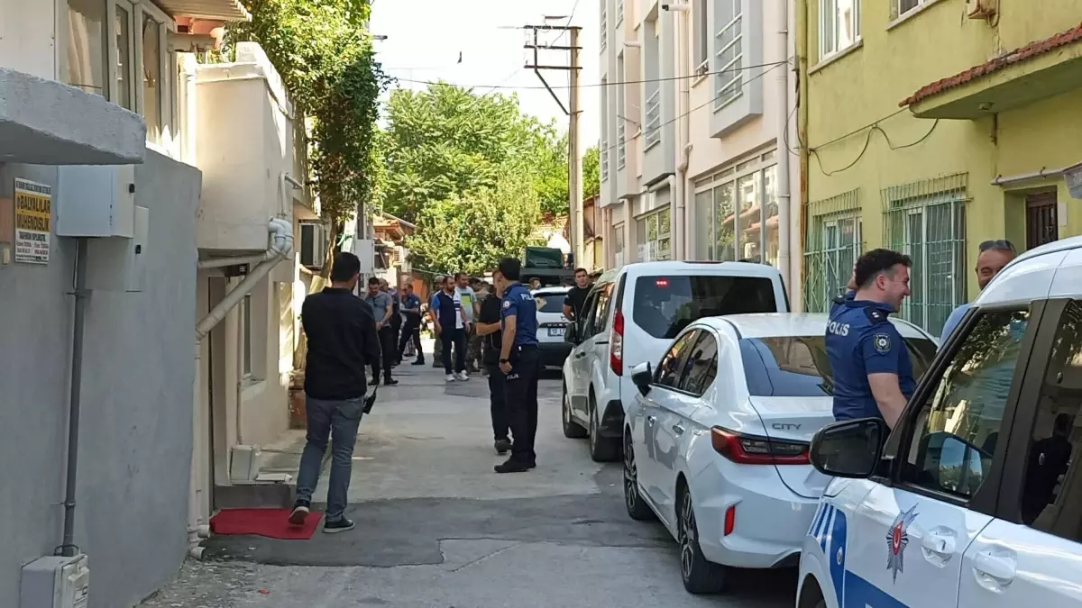 polis-memurunu-yaralayan-kuskulu-bicakla-yakalandi-PjHN2cN5.jpg