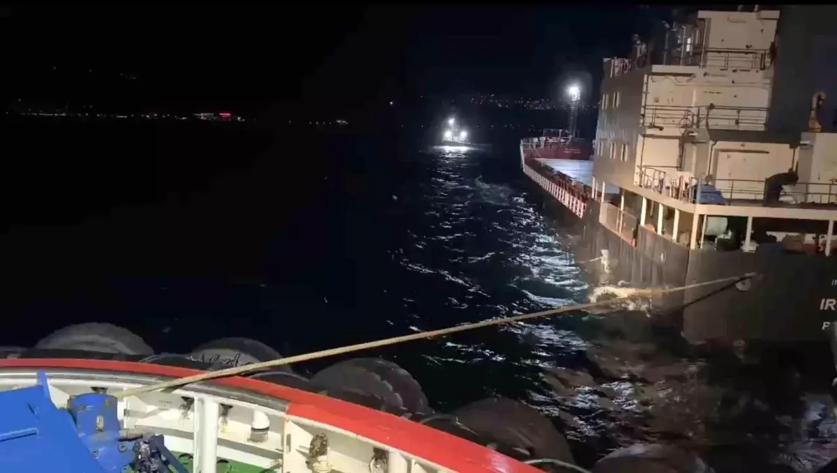 canakkale-bogazinda-ironhide-gemisi-makine-arizasi-yuzunden-demirledi-zVT79pIL.jpg