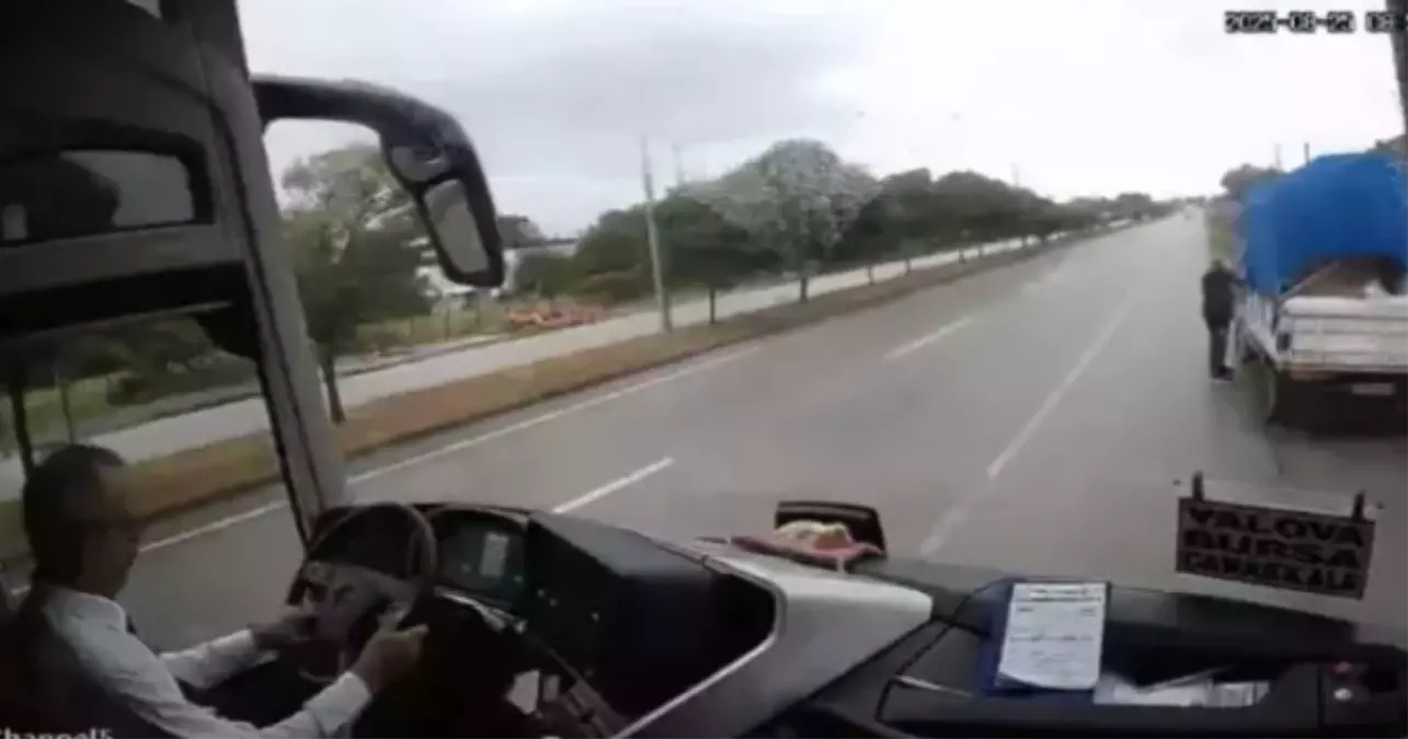 canakkale-izmir-otobusu-ne-vakit-kaza-yapti-kazada-kac-meyyit-kac-yarali-var-F7NCC7yu.jpg