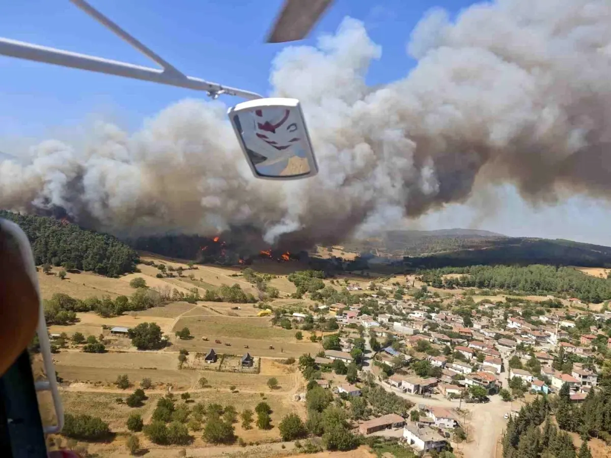 canakkalede-orman-yanginina-suratle-mudahale-ediliyor-PUmWVibE.jpg